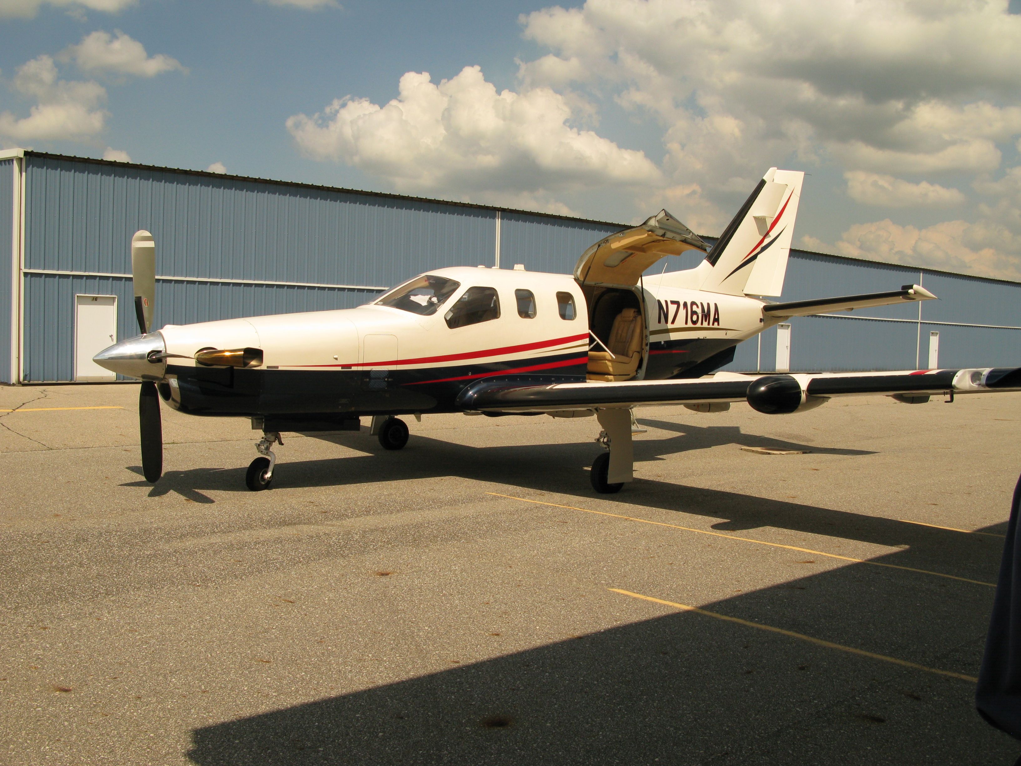 Socata TBM-700 (N716MA)