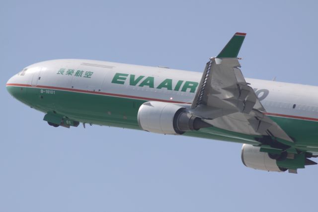 Boeing MD-11 (B-16101) - Took off from RWY25R
