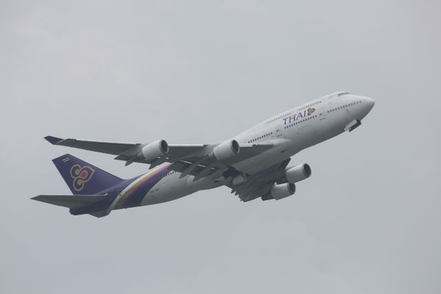 Boeing 747-400 (HS-TGT)