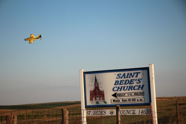 AIR TRACTOR AT-602 (N4196K) - Airtractor inbound for a landing on a private strip near Hainesville, KS