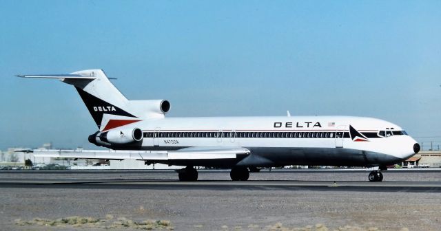 BOEING 727-200 (N470DA) - Dec. 1985