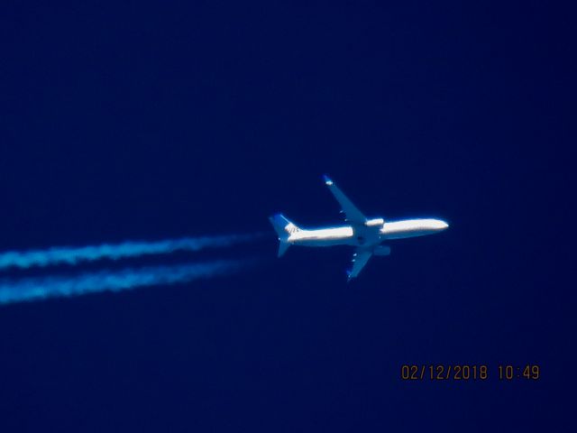 Boeing 737-900 (N37465)