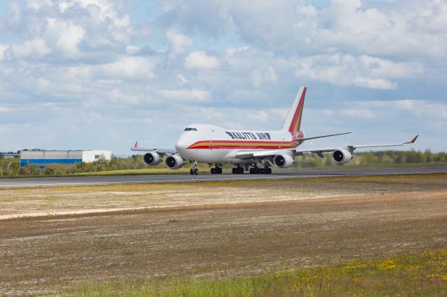 Boeing 747-200 (N402KZ)