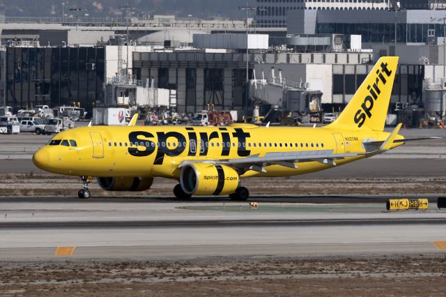 Airbus A320 (N920NK) - 11th November, 2024: Engines on reverse after touch down on runway 25R at LAX 