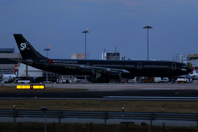 Airbus A340-300 (9H-TQM)