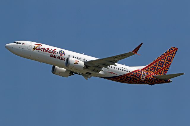 Boeing 737 MAX 8 (9M-LRH)