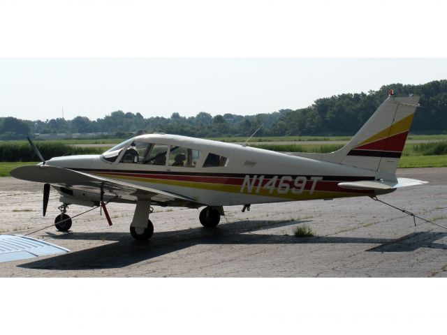 Piper Cherokee Arrow (N1469T)