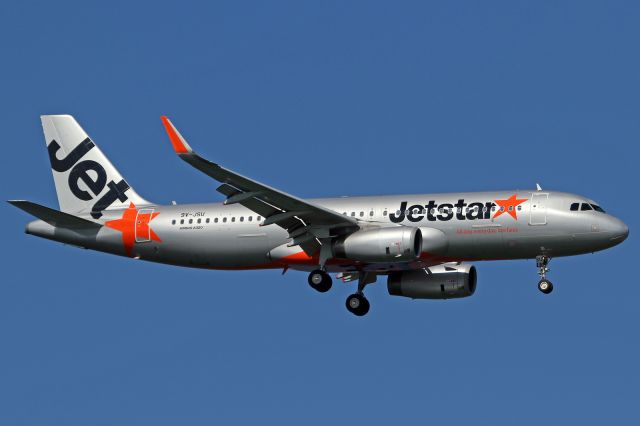 Airbus A320 (9V-JSU)