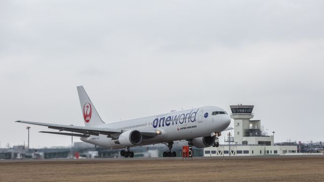 BOEING 767-300 (JA8980) - Japan Airlines / Boeing 767-346br /Mar.13.2016 Hakodate Airport [HKD/RJCH] JAPAN