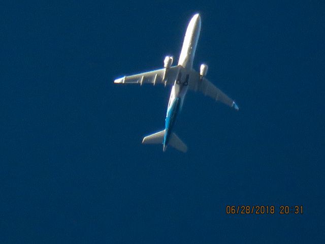 Embraer 175 (N185SY)