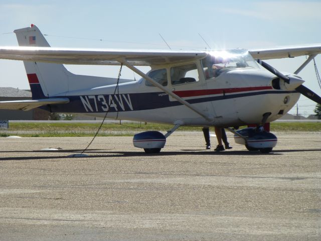 Cessna Skyhawk (N734VV)