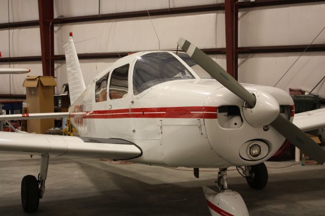 Piper Cherokee (N5700W)