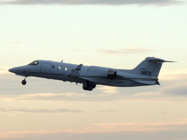 Learjet 31 (N1ED)