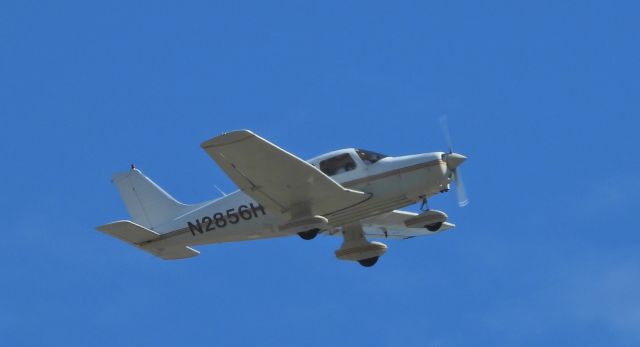 Piper Cherokee (N2856H)