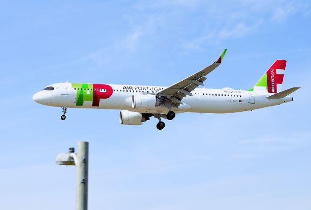 Airbus A321 (CS-TXG)