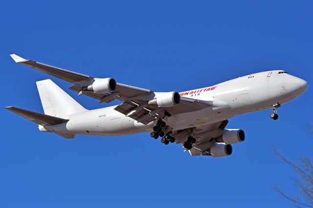 Boeing 747-400 (N401KZ) - Kalitta Air Boeing 747-481F N401KZ  at Phoenix Sky Harbor on December 20, 2019.