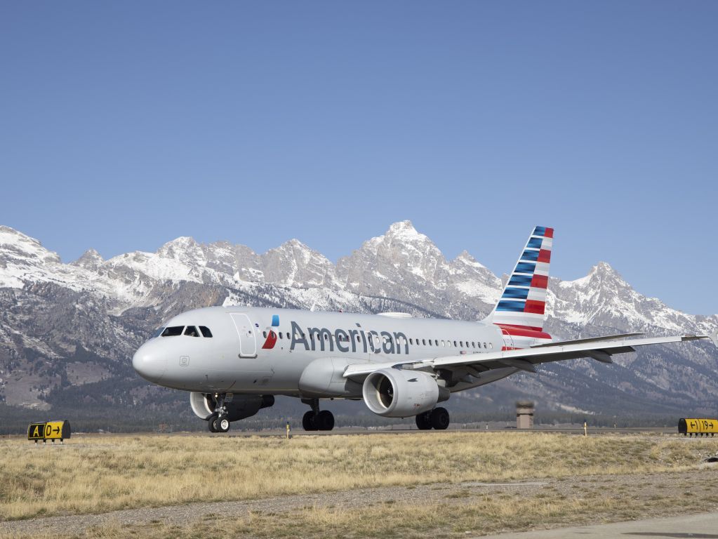 Boeing 737-700 — - Gray on White