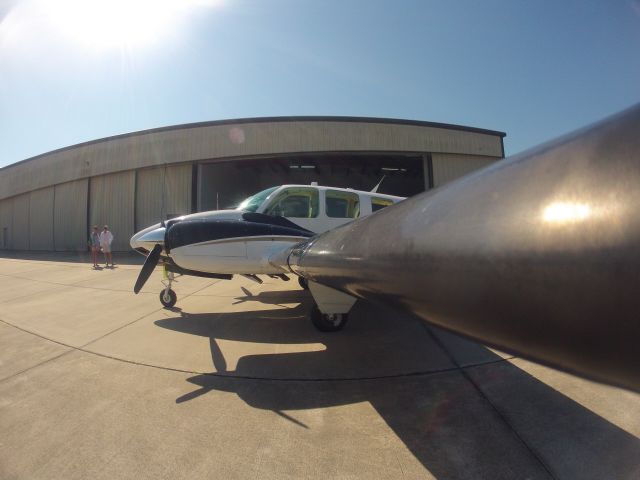 Beechcraft Baron (58) (N96WF)