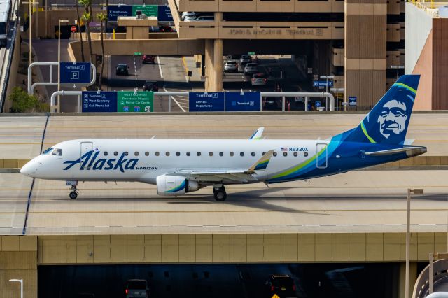 Embraer 175 (N632QX) - A horizon Air ERJ175 taxiing at PHX on 2/11/23 during the Super Bowl rush. Taken with a Canon R7 and Canon EF 100-400 II L lens.