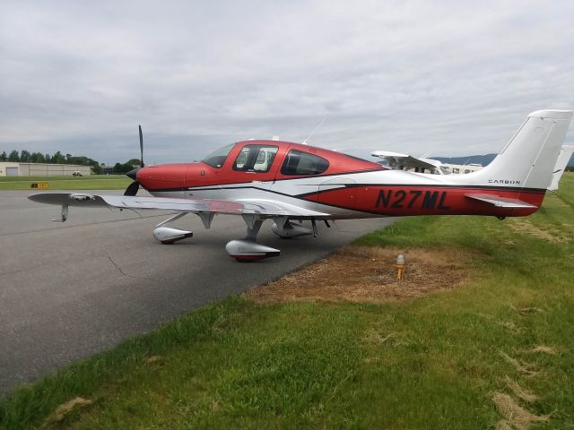 Cirrus SR22 Turbo (N27ML) - AOPA Fly-in 2019