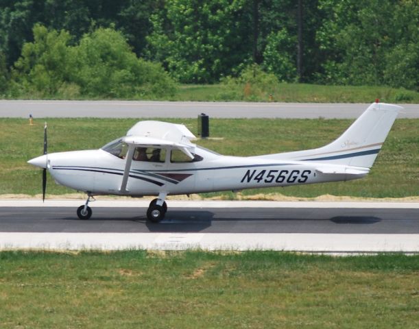 — — - LIBERTY FLYERS INC / Arriving 20 - 5/13/10
