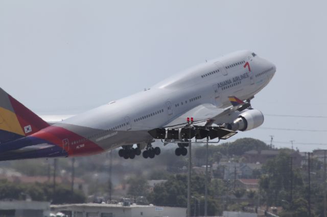 Boeing 747-400 (HL7418)