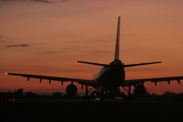 — — - Fed Ex Airbus 310 Departing Appleton, WI Runway 21