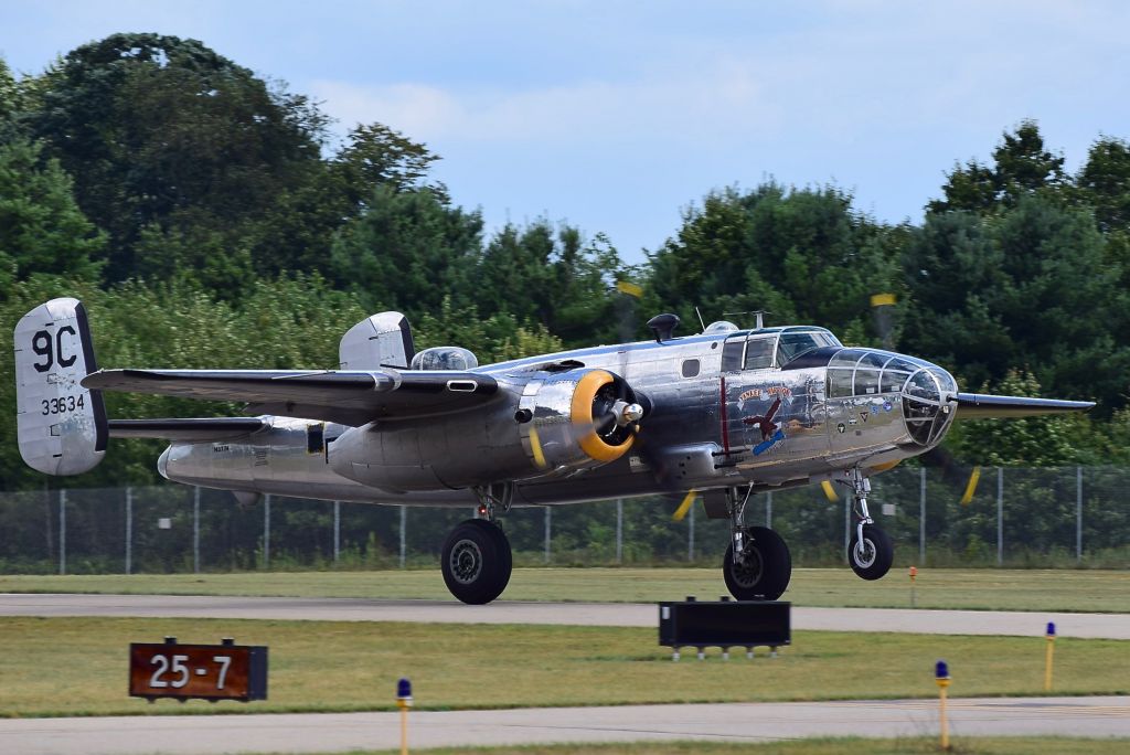 North American TB-25 Mitchell (N1042B)