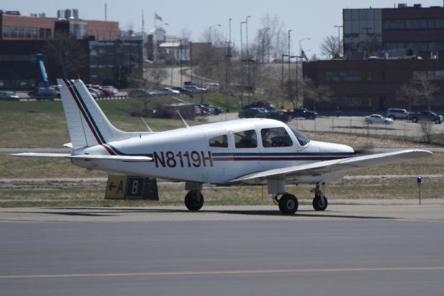 Piper Cherokee (N8119H)