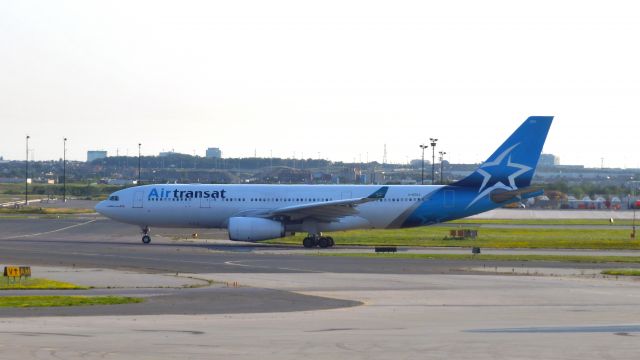 Airbus A330-200 (C-GTSJ) - Air Transat Airbus A330-243 C-GTSJ in Toronto 