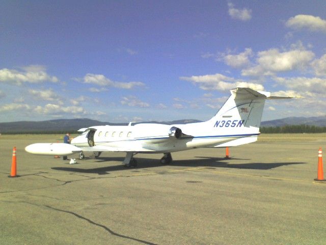 Learjet 35 —