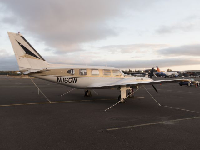 Piper Navajo (N116GW) - 30 AUG 2016.