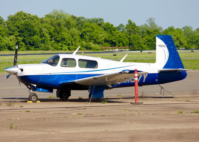 Mooney M-20 (N9137Y) - At Downtown Shreveport.