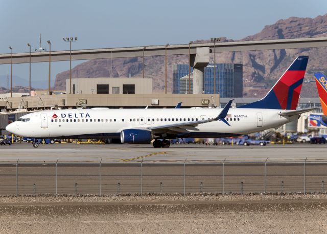 Boeing 737-900 (N840DN)
