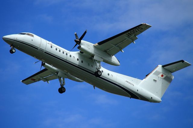 de Havilland Dash 8-300 (JA007G)