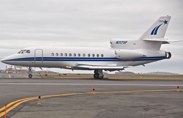 Dassault Falcon 900 (N117SF) - Super close up of N117SF rollong out on 04R