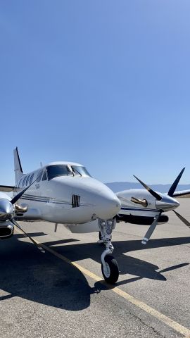 Beechcraft King Air 90 (N305ZA)