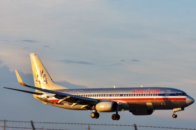 Boeing 737-700 (N905AN)