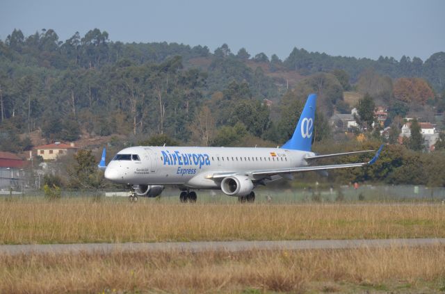 Embraer ERJ-190 (EC-LKM) - EC-LKM Going To TakeOff From LEVX To LEMD. 21-11-2021