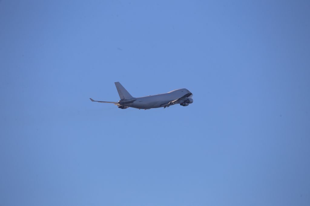 Boeing 747-400 (N445MC)