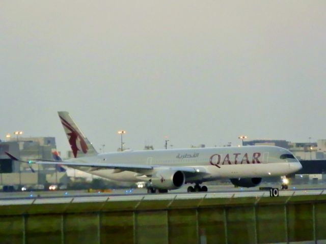Airbus A350-900 (A7-ALR)
