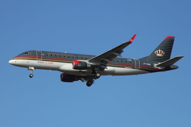 EMBRAER 175 (long wing) (JY-EMC) - 05/2016 A morning flight from Amman upon landing on runway 12.