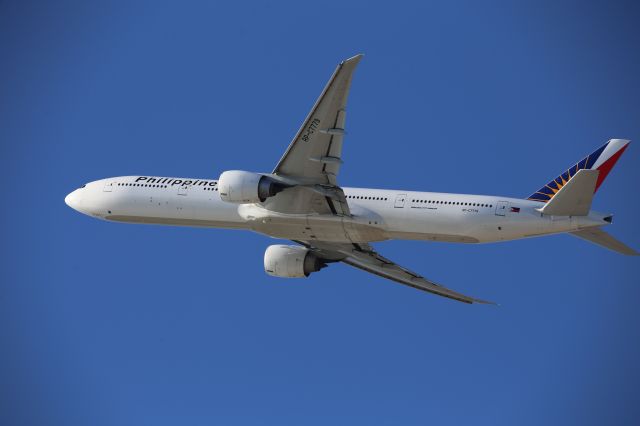 BOEING 777-300ER (RP-C7779)