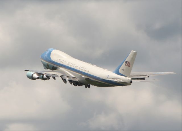 Boeing 747-200 (92-9000) - air force one vc-25a 92-9000 dep shannon 7/6/19.