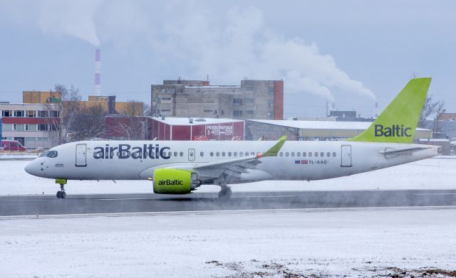 Airbus A220-300 (YL-AAO)