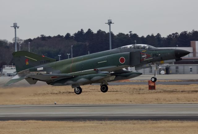 McDonnell Douglas F-4 Phantom 2 (77-6392) - Departing Hyakuri on an overcast chilly morning (please view in "full" for highest image quality)