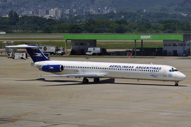 McDonnell Douglas MD-90 (LV-VBX)