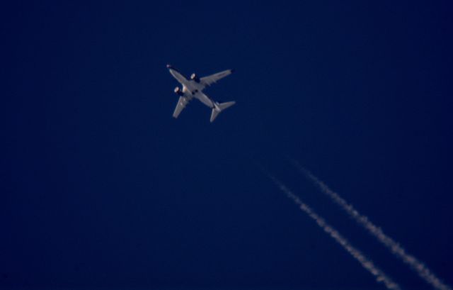 Boeing 737-700 (N851AM) - AeroMéxico 692 Lic. Benito Juarez Intl to Toronto Pearson Intl over Cleveland 40,000 ft. 08.05.15.