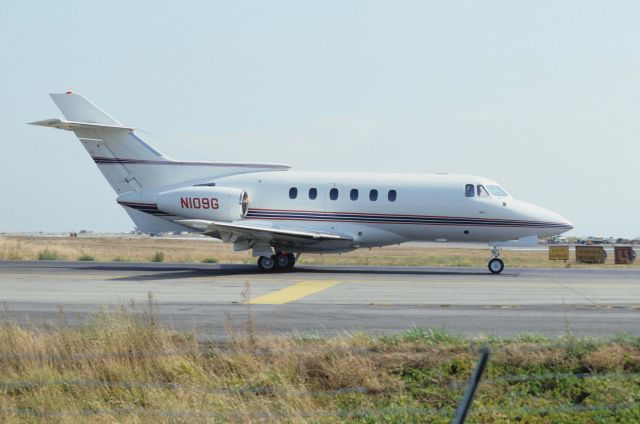 Hawker 800 (N109G) - Taxing at San Francisco Intl Airport on 1991/09/11