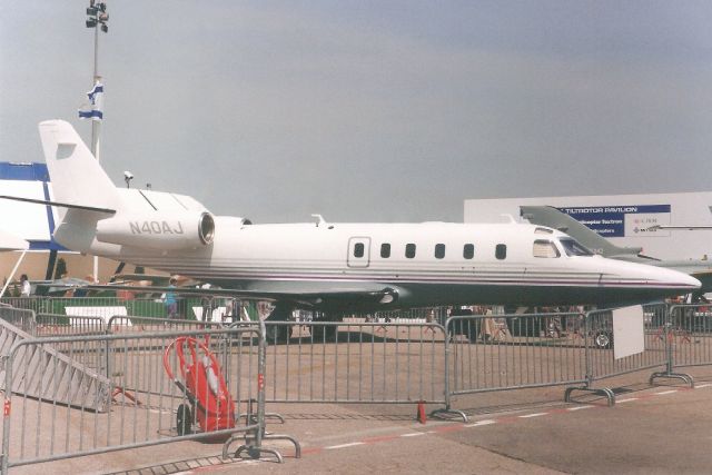 IAI Gulfstream G100 (N40AJ) - On display at the 38th Paris International Air and Space Show on 13-Jun-89.br /br /Reregistered N125AJ 11-Nov-98,br /then N987GK 24-Mar-00,br /then N987G in Dec-00,br /then N962A 7-Jun-08.